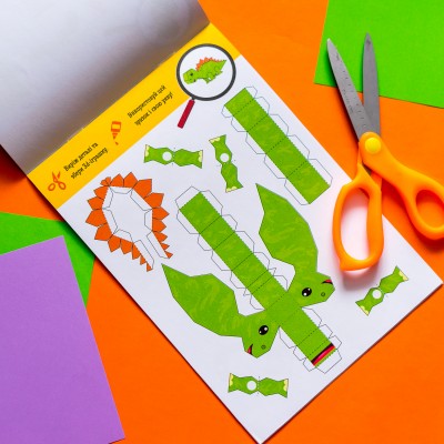 Виріж та наклей. Збери парк динозаврів Виріж та наклей. Збери парк динозаврів